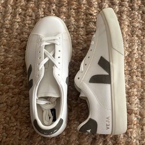 VEJA Campo Sneaker White Kaki Size 40 (US 9) *New Without Box*